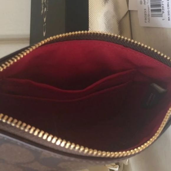 ✅❗️{NEW WITH TAGS}❗️●COACH BOXED WRISTLET ✅ - Picture 6 of 11